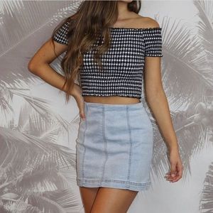 Hollister checkered off the shoulder